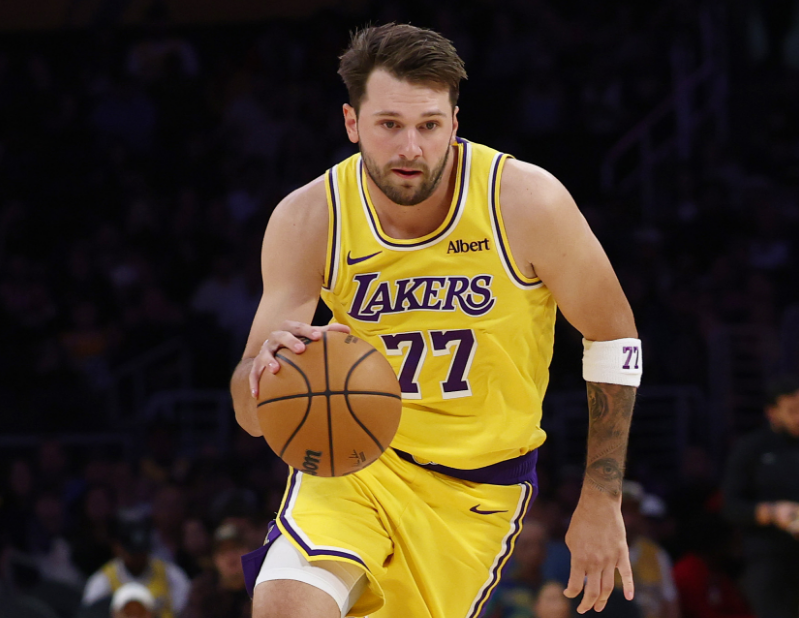 NBA下注卡约被驱逐湖人负掘金:约基奇17+6+8 东契奇15分里夫斯19分